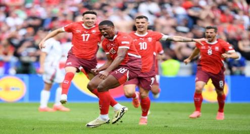 بعد مفاجأة إيطاليا.. كيف تخطط سويسرا لاستغلال "نقاط ضعف" إنجلترا في ربع نهائي اليورو؟